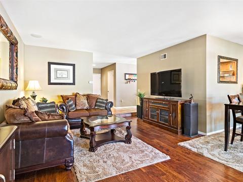 1110 La Mirada Ave, Escondido, CA 92026 photo 4