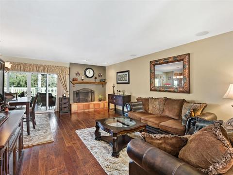 1110 La Mirada Ave, Escondido, CA 92026 photo 2
