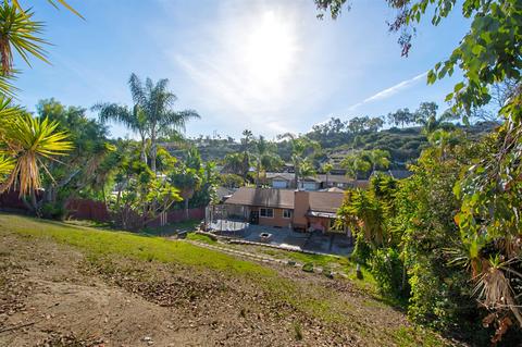 3786 Cameo Dr, Oceanside, CA 92056 photo 4