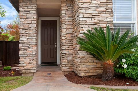 685 Saddleback Way, San Marcos, CA 92078 photo 2