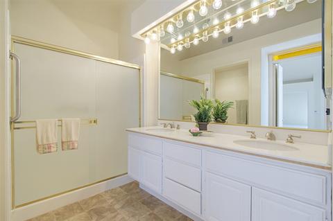 4639 Cordoba Way, Oceanside, CA 92056 photo 14