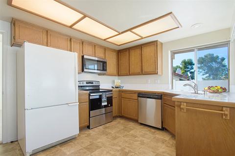 4639 Cordoba Way, Oceanside, CA 92056 photo 9