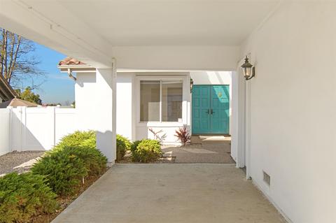 4639 Cordoba Way, Oceanside, CA 92056 photo 2