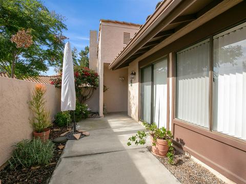 2111 David Dr, Escondido, CA 92026 photo 4