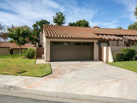 2111 David Dr, Escondido, CA 92026 photo 2