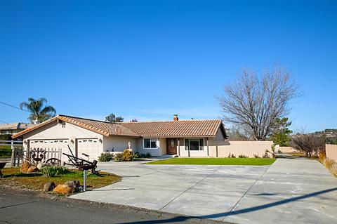 1774 Roble Grande Rd, Alpine, CA 91901 photo 1