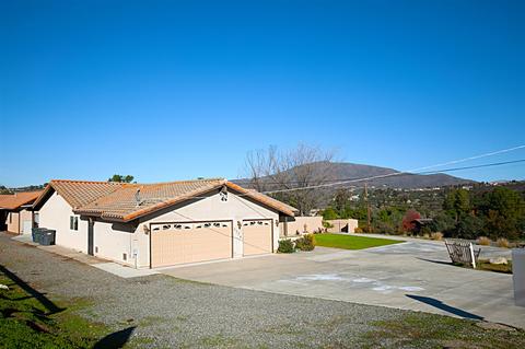 1774 Roble Grande Rd, Alpine, CA 91901 photo 3