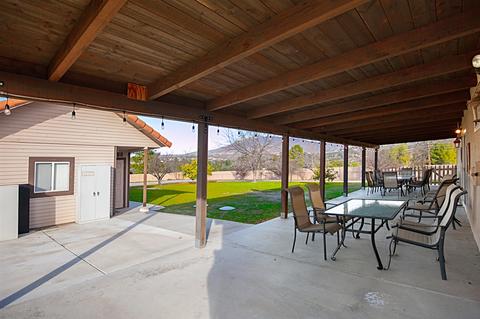 1774 Roble Grande Rd, Alpine, CA 91901 photo 5