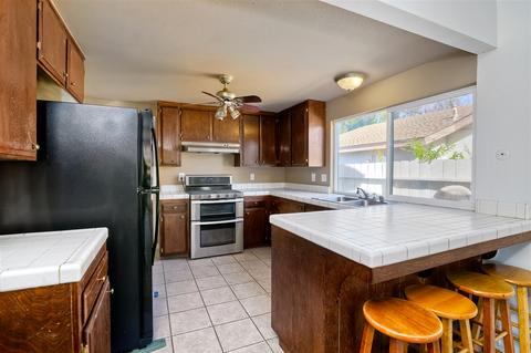 1131 N Sander Ct, Escondido, CA 92026 photo 8