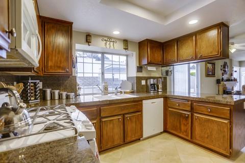 455 Via Cruz, Oceanside, CA 92057 photo 11