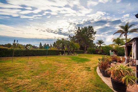 5829 Ranch View Rd, Oceanside, CA 92057 photo 1