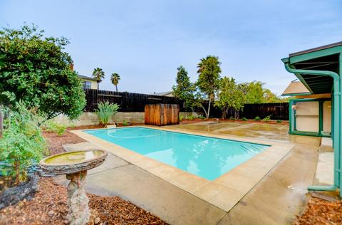 1085 Daisy St, Escondido, CA 92027 photo 4