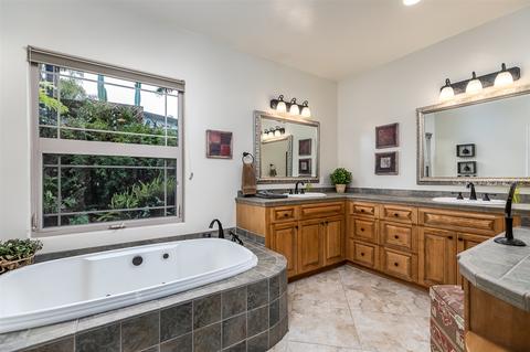 9148 Pinzolo Pt, Lakeside, CA 92040 photo 19