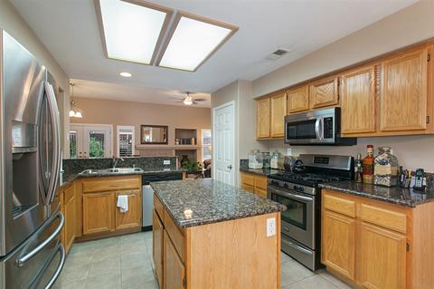 3945 Cadena Dr, Oceanside, CA 92058 photo 11
