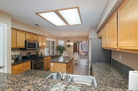 3945 Cadena Dr, Oceanside, CA 92058 photo 9