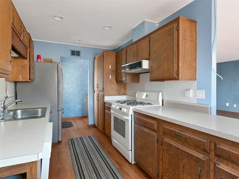 595 Douglas St, Chula Vista, CA 91910 photo 2