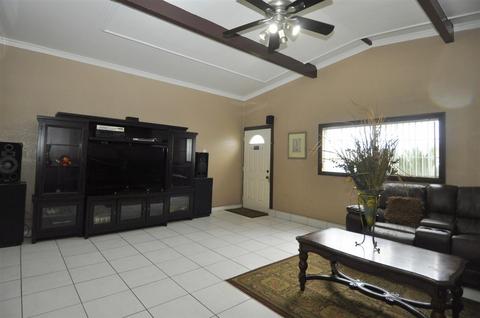 4852 Luna Dr, Oceanside, CA 92057 photo 3