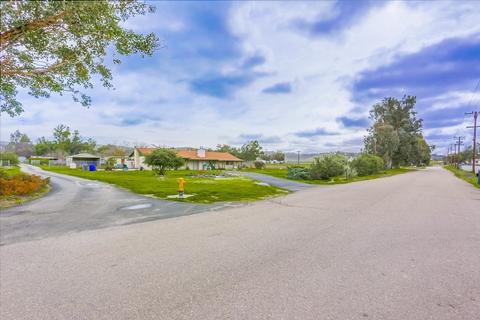 1506 Barnett Rd, Ramona, CA 92065 photo 2