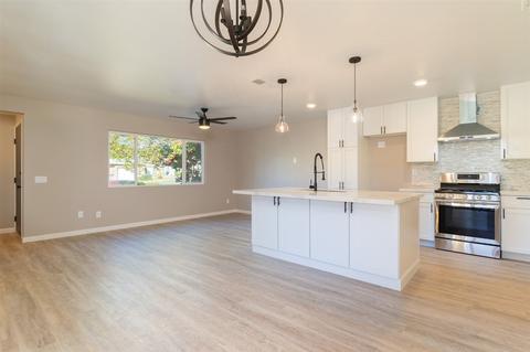 4125 Lake Blvd, Oceanside, CA 92056 photo 1