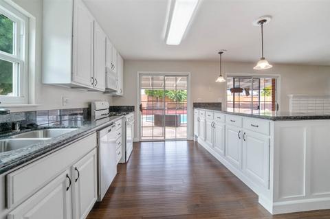 13056 Berlin St, Poway, CA 92064 photo 1