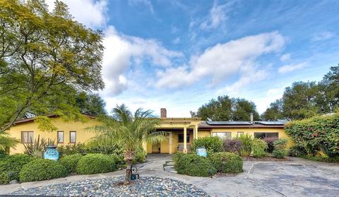 1067 Overbrook Ln, Fallbrook, CA 92028 photo 1