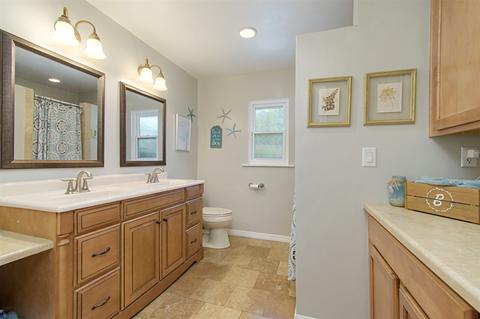 1087 Beverly Dr, Vista, CA 92084 photo 19