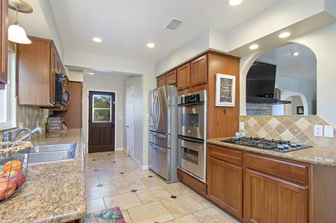 1087 Beverly Dr, Vista, CA 92084 photo 15