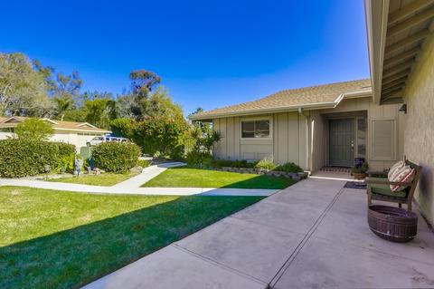 3141 Camino Crest Dr, Oceanside, CA 92056 photo 2