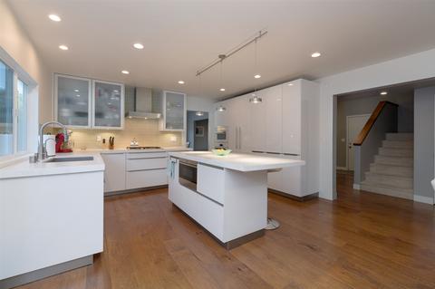 2875 Sugarman Way, La Jolla, CA 92037 photo 8