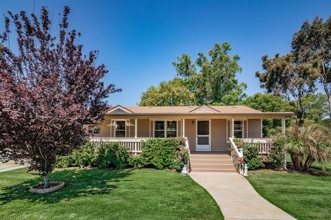 724 Washington St, Ramona, CA 92065 photo 2