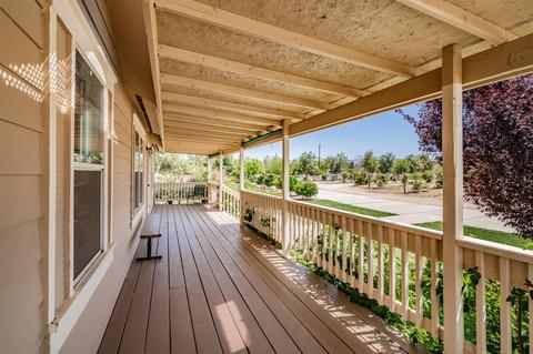 724 Washington St, Ramona, CA 92065 photo 4