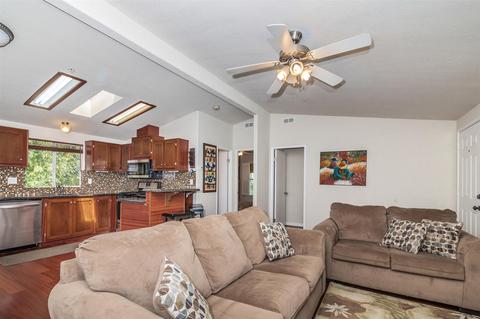 724 Washington St, Ramona, CA 92065 photo 6