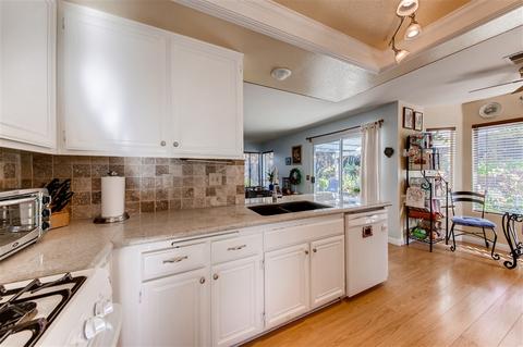 898 Pinewood Dr, Oceanside, CA 92057 photo 10