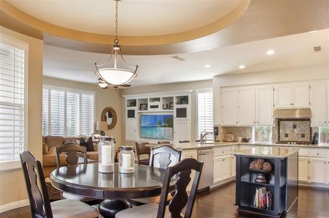 7922 Sitio Granado, Carlsbad, CA 92009 photo 3
