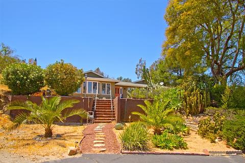 1746 Vista Del Lago, Fallbrook, CA 92028 photo 2