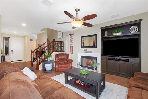 45755 Klamath Ct, Temecula, CA 92592 photo 2
