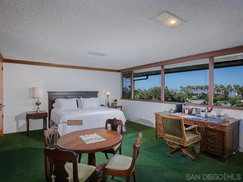 7905 Lowry Ter, La Jolla, CA 92037 photo 12