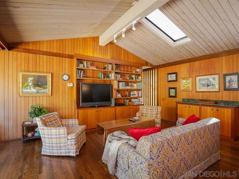 7905 Lowry Ter, La Jolla, CA 92037 photo 10