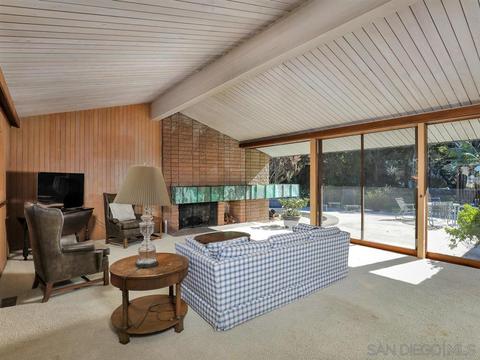 7905 Lowry Ter, La Jolla, CA 92037 photo 3