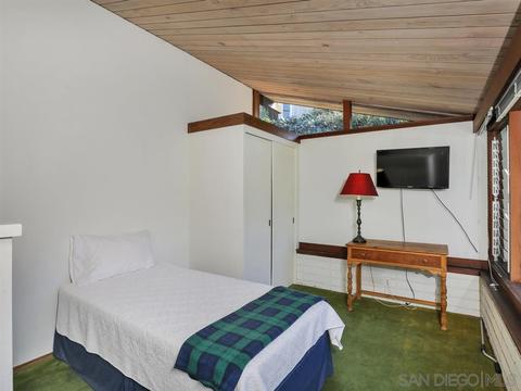 7905 Lowry Ter, La Jolla, CA 92037 photo 17