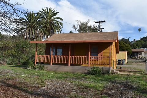 516 Chestnut St, Escondido, CA 92025 photo 4