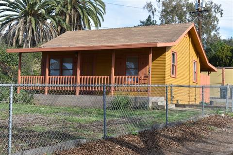 516 Chestnut St, Escondido, CA 92025 photo 2