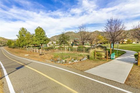 3078 Burnet Dr, Escondido, CA 92027 photo 21