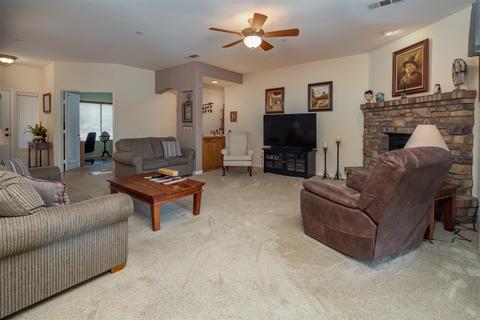925 Ramona St, Ramona, CA 92065 photo 4