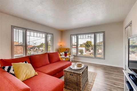 711 Michigan Ave, Oceanside, CA 92054 photo 3
