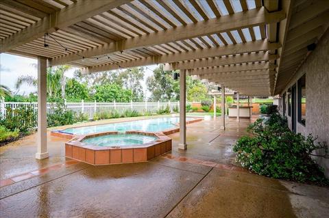 2484 Monterey Dr, Escondido, CA 92029 photo 5