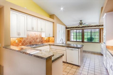 2484 Monterey Dr, Escondido, CA 92029 photo 6