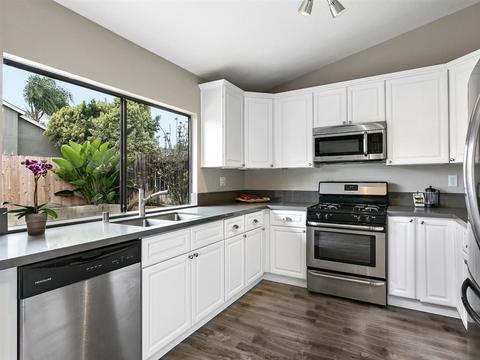 1276 Browning Ct, Vista, CA 92083 photo 12