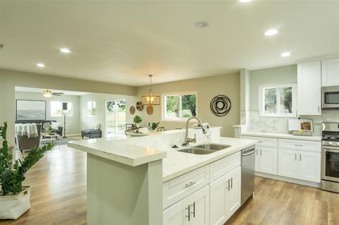 8165 Saint John Pl, La Mesa, CA 91942 photo 13