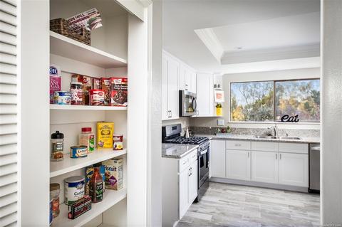 1257 Barbara Dr, Vista, CA 92084 photo 3
